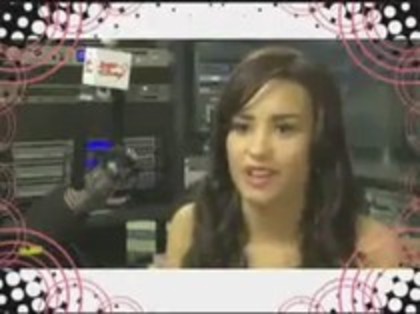 Follow Demi Lovato With AT and T Updates (40)