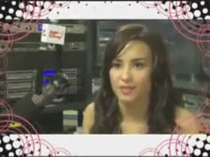 Follow Demi Lovato With AT and T Updates (41)