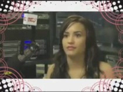 Follow Demi Lovato With AT and T Updates (155)