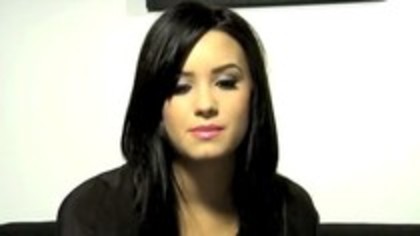Demi Lovato - Questions and Answers - Buzzworthy (23) - Demilush - Demi Lovato - Questions and Answers - Buzzworthy