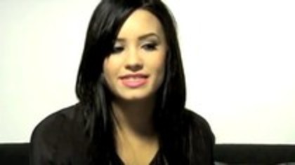 Demi Lovato - Questions and Answers - Buzzworthy (259)
