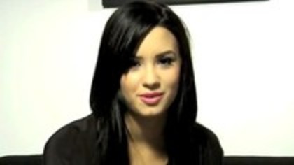 Demi Lovato - Questions and Answers - Buzzworthy (270)