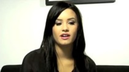 Demi Lovato - Questions and Answers - Buzzworthy (476)