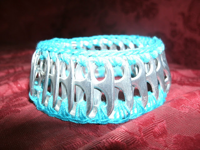 Soda Tab Crochet Bracelet (Crimilda Ferrer's picasaweb)