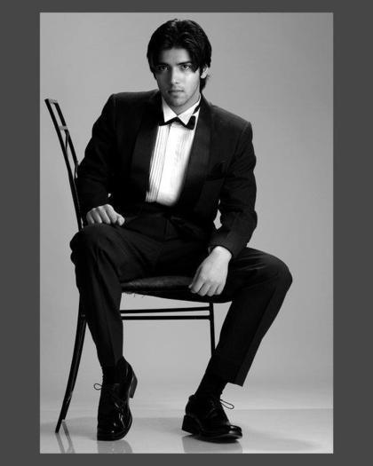 52166211_CXRRWNE2 - 0-ranveer-Kinshuk Mahajan