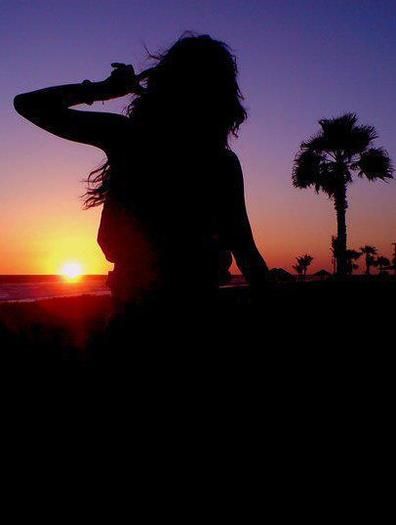 427139_190232517758056_100003139266273_301540_807700221_n - Demi Lovato Facebook