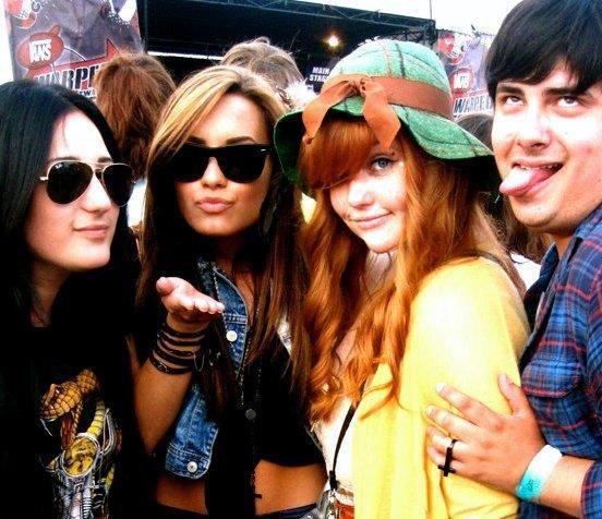 428214_188519497929358_100003139266273_297343_1066533130_n - Demi Lovato Facebook