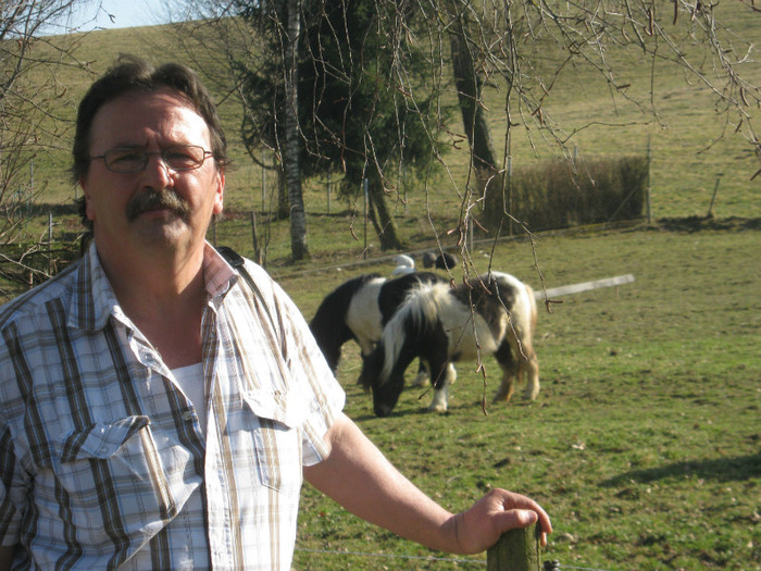 ma pozez cu poney - crescatori de capre -austria ziege farm