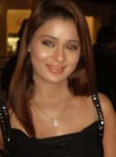 61965452_YACZRUY2 - sara khan 3