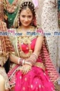 61965474_UWVJODF2 - sara khan 3
