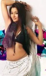 61965610_AYJZFHO2 - sara khan 3