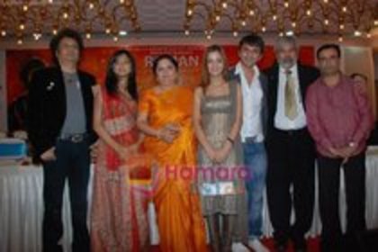 61977979_ZITLXTC - sara khan 3