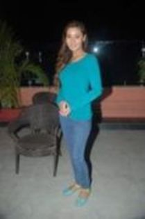 61538653_SHPQRFQ3 - sara khan