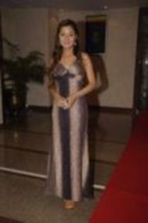 61538731_OVNHGMI - sara khan