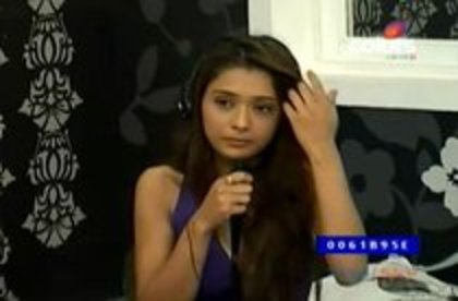 61969520_CKPZAAX - sara khan