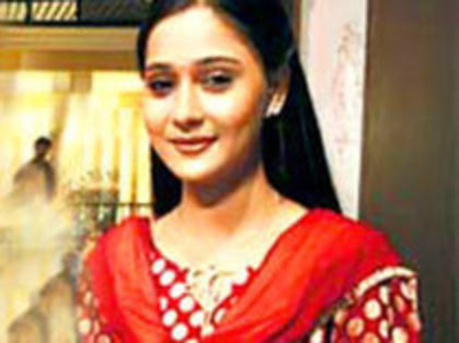 62323353_SDRHOUF3 - sara khan