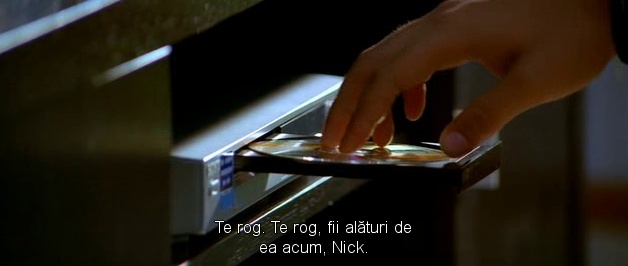 - ajunge acasa si pune cd-ul cu ecografia..... -