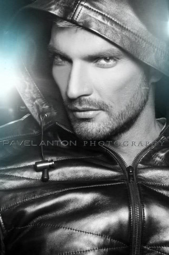  - Julian Gil