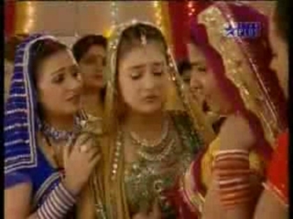 00_07_53 - sara khan