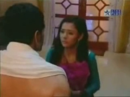 00_04_14 - sara khan 1