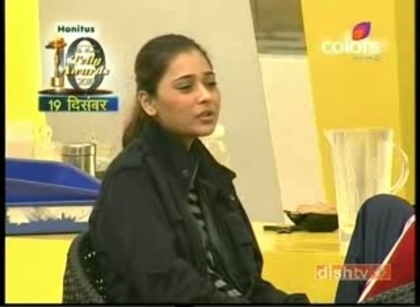 00_00_28 - sara khan