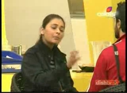 00_03_13 - sara khan