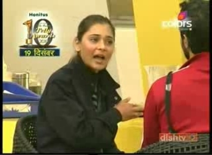 00_03_40 - sara khan 1