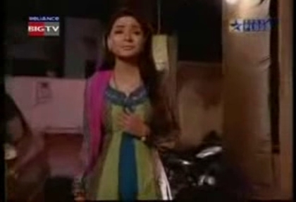 00_00_50 - sara khan