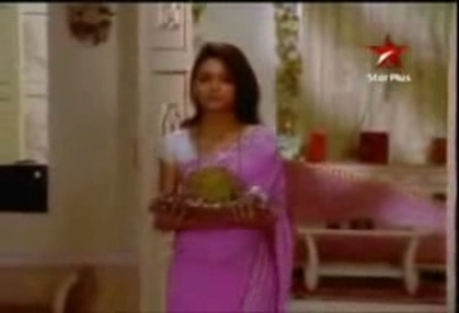 00_01_24 - sara khan