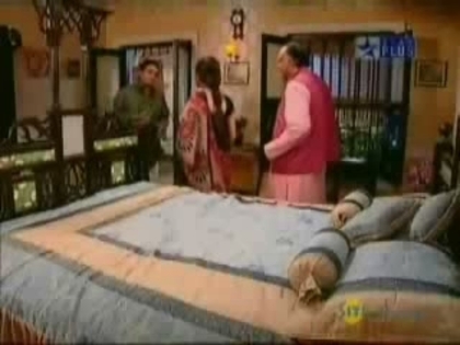 00_01_47 - sara khan