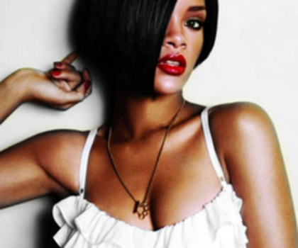 tumblr_lthg7yNbgO1qmu6jeo1_500_thumb - Rihanna