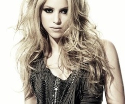 AlgKMTXCMAApxhJ_thumb - Shakira