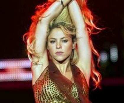 shakira-32_409x611_thumb - Shakira
