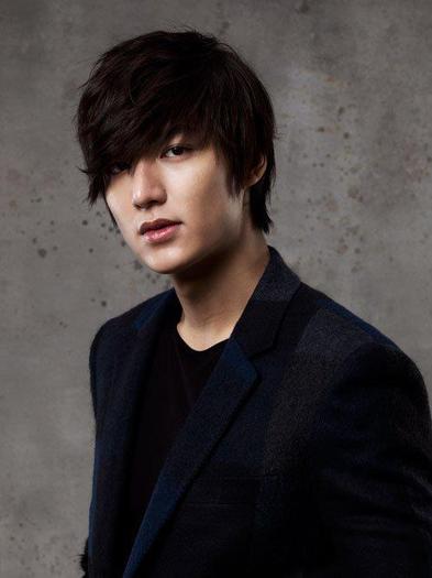 377835_325973827434512_320623554636206_1073796_919507351_n - Advertisment Lee Min Ho