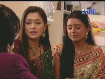 Ragini & Sadhna in Love [93]