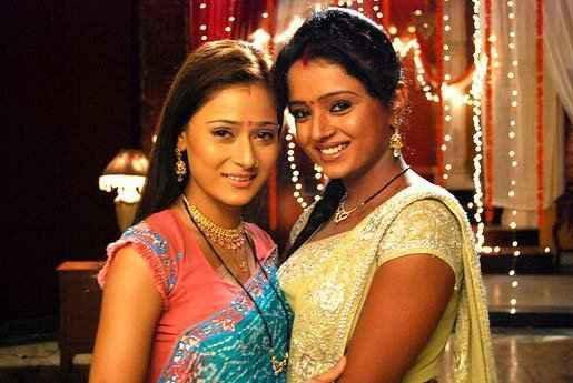 Ragini & Sadhna in Love [103]