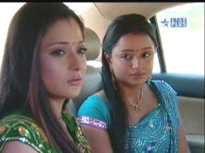 Ragini & Sadhna in Love [104]