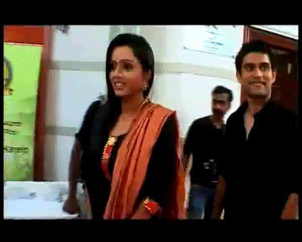 Parul Chauhan in Love [100]