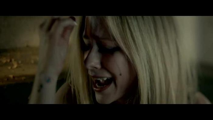 316901_262975570391757_180139208675394_868644_459479220_n - 0 Avril Lavigne I wish you were here 0