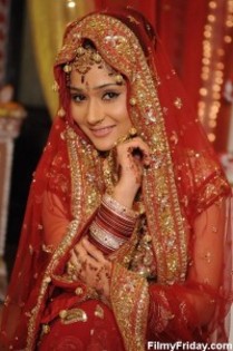 Sarah_Khan_1296216718[1]