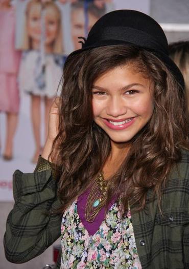 zendaya-coleman-811272l