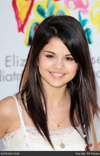 selena-gomez-19th-annual-a-time-for-heroes-carnival-arrivals-and-departures-LhWaeK - Selena Gomez