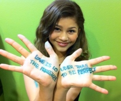 zendaya-coleman-446x334_thumb - Zendaya