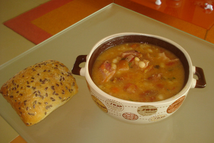 FASOLE CU CIOLAN AFUMAT