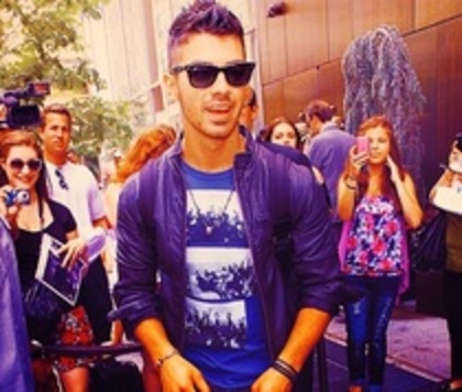 ღ  Haii Beiib stai calma ca nu se intampla nimic :))