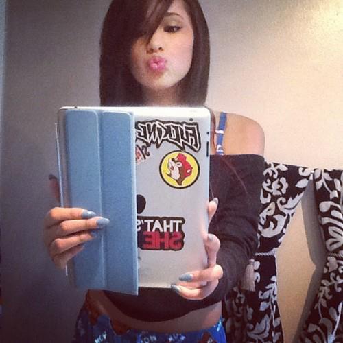 306000_211543345619172_155892724517568_390579_1398397134_n - jasmine V3