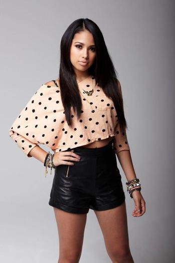 395441_186215331485307_155892724517568_328988_565104624_n - jasmine V3