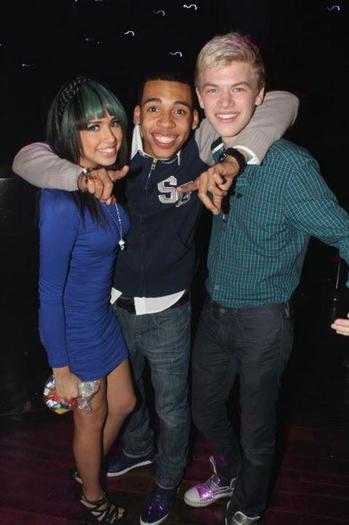 408851_246756942065149_100001925367417_556413_1845444219_n - jasmine V3