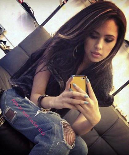 418544_270682706339239_100001925367417_608726_2060953514_n - jasmine V3