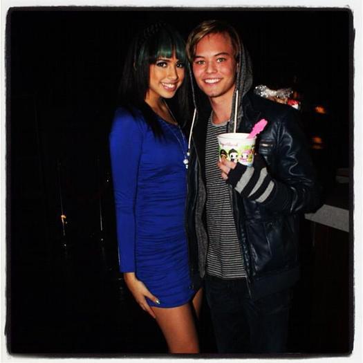 419248_246741215400055_100001925367417_556342_143893895_n - jasmine V3